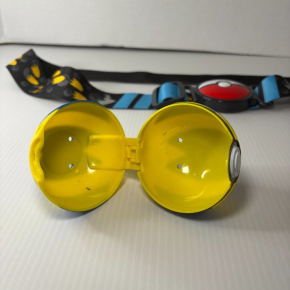 Pokemon Belt Clip N Carry w/Pokeball Nintendo Kids Children Adjustable Waist - Picture 5 of 7